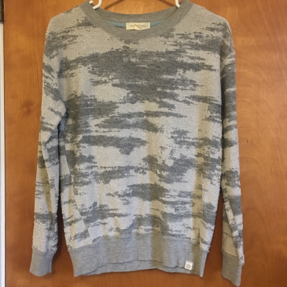 Women’s long sleeve/crew neck